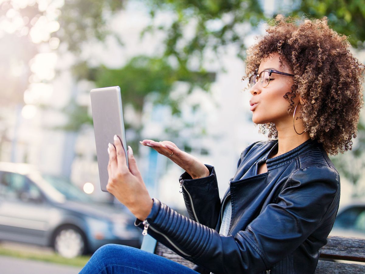 Navigare nelle relazioni a distanza con donne italiane